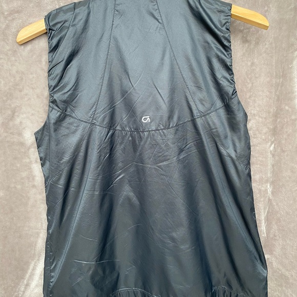 🎉GAP Body-fit Lightweight Vest, Size Women’s XS, Grey - Picture 5 of 6